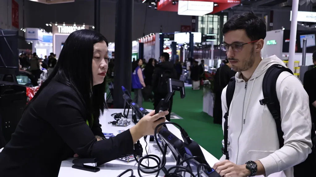 Our team is introducing the use and functions of automotive diagnostic products to customers at the exhibition.